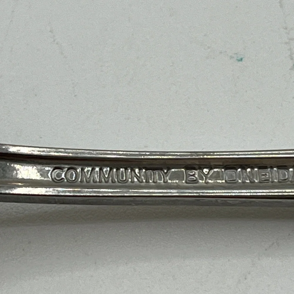 Community by Oneida Kebwood Silverplate Sugar Spoon Shell Bowl Scalloped Serving